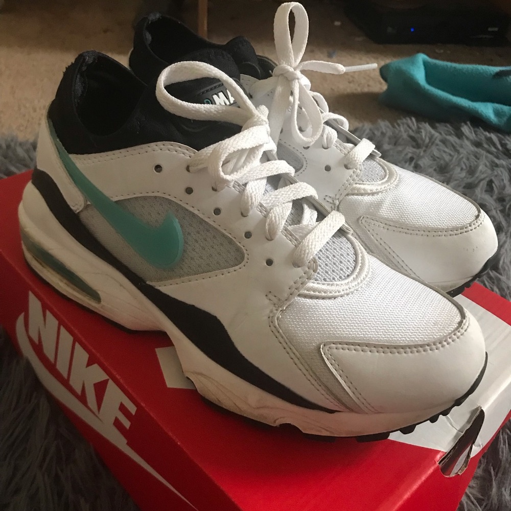 Air Max 93 (women’s 7.5)